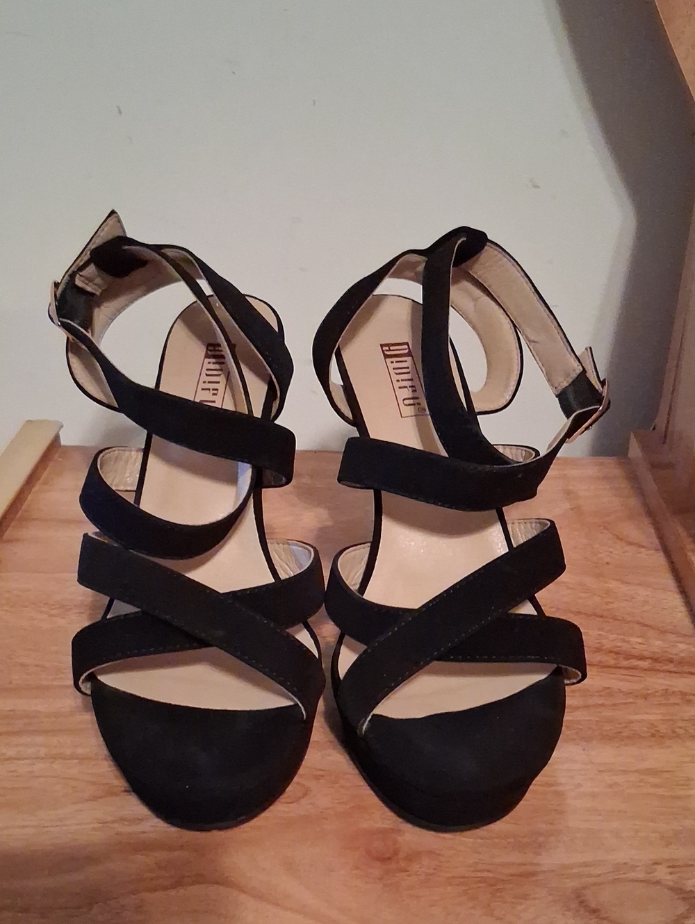 IDIFU Black Strappy High Heel Sandals